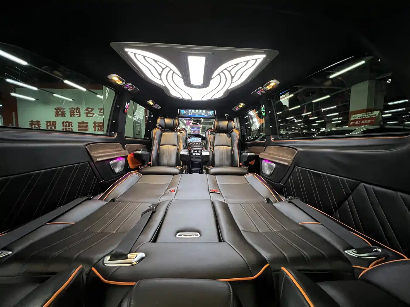 Mercedes-Benz Vito 2023 2.0T Elite 7-Seater фото 18