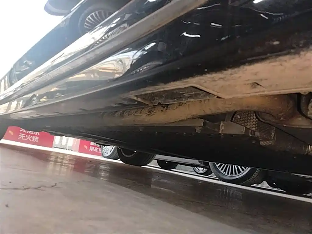 Voyah Auto Voyah Dreamer 2025 Model PHEV 4WD Premium QianKun Edition фото 21