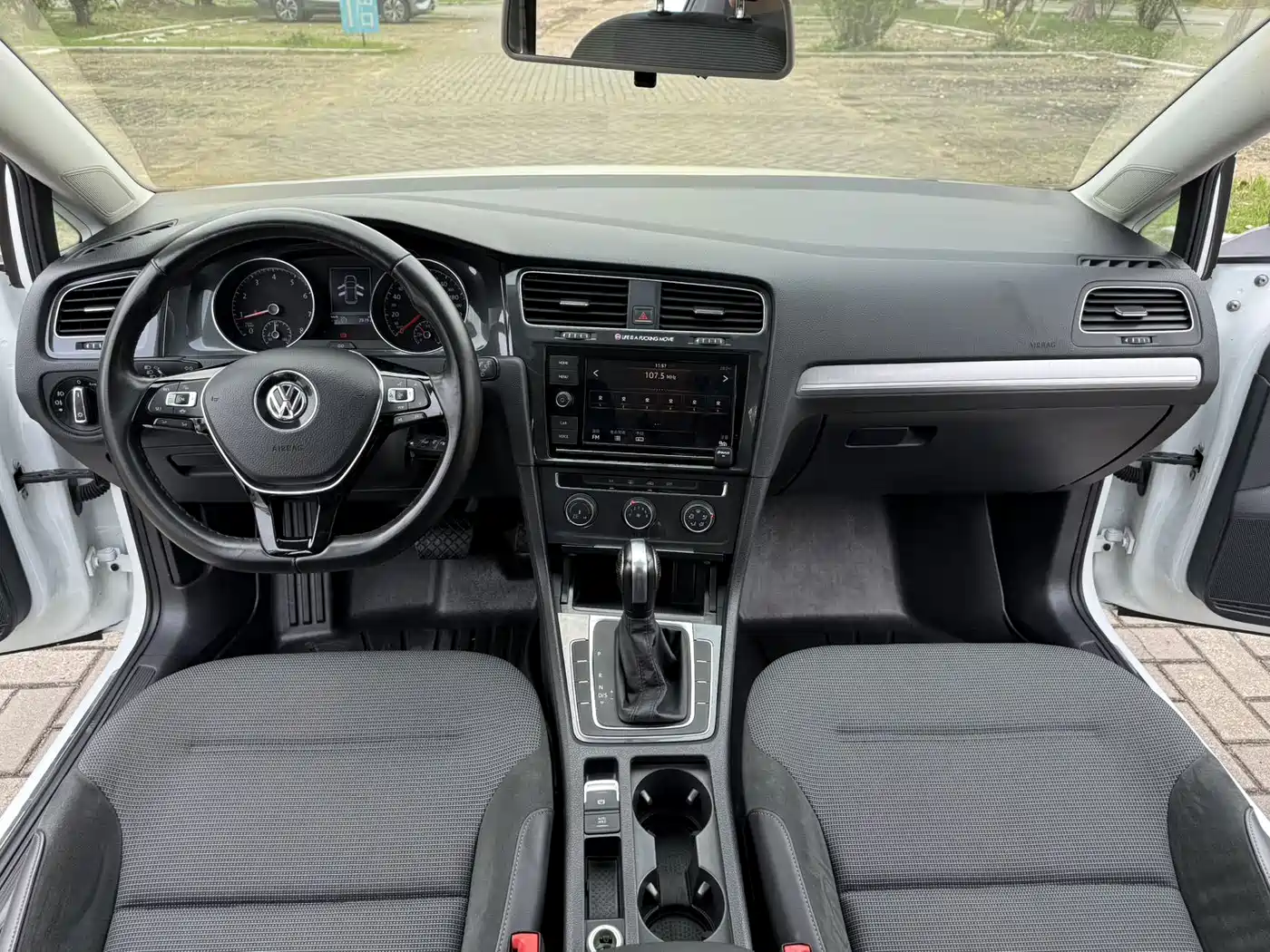 Volkswagen Golf 2019 1.6L Auto Comfort (China V) фото 9