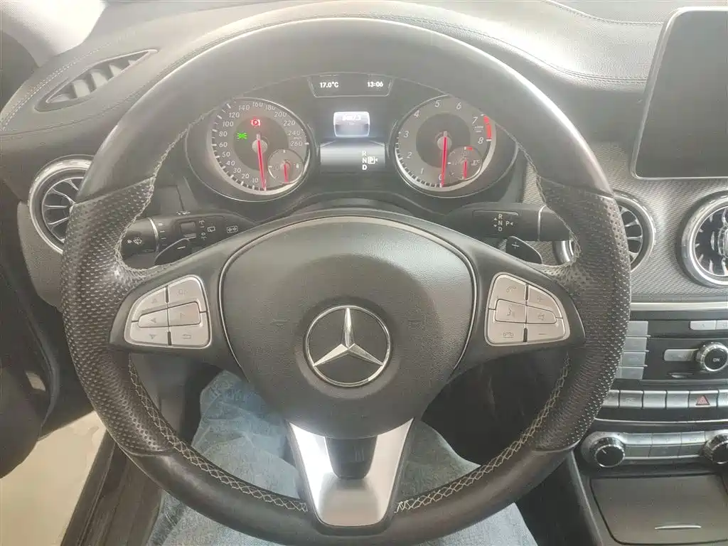 Mercedes-Benz GLA 2016 GLA 220 4MATIC Fashion фото 7