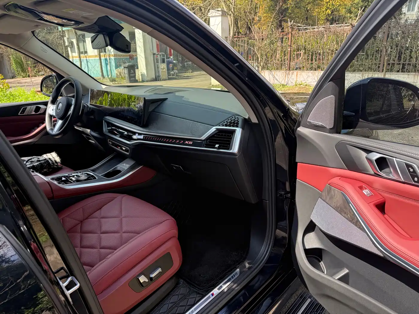 BMW X5 2025 Model xDrive 30Li Exclusive M Sport Blackout Package фото 6