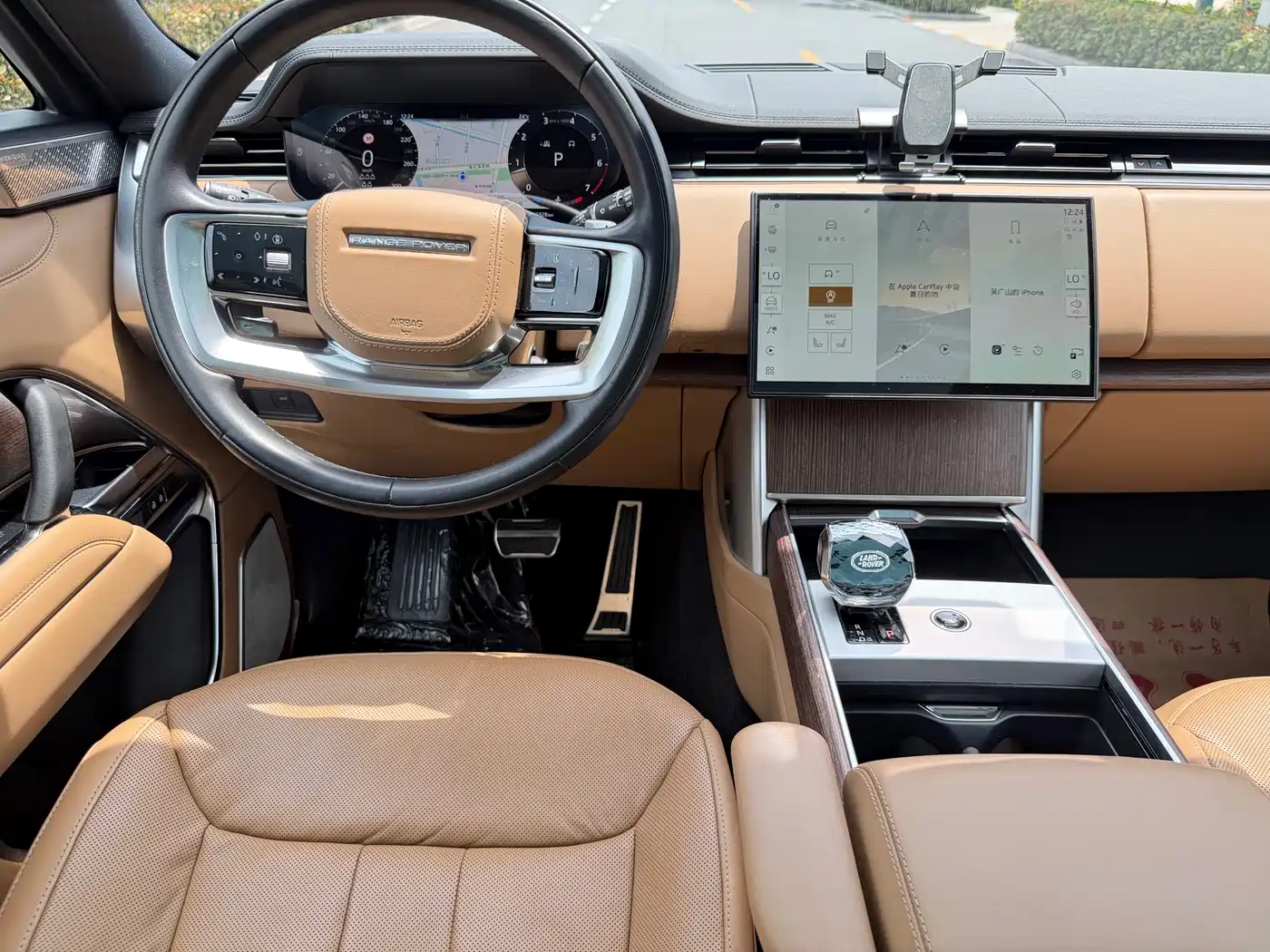 Land Rover Range Rover 2024 3.0 L6 400PS Golden Age Extended 7-Seater фото 10