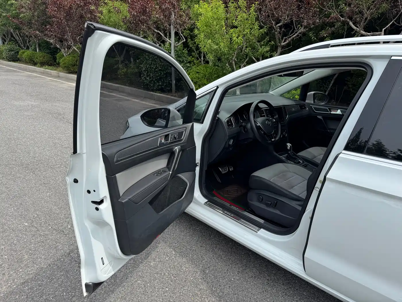 Volkswagen Golf Sportsvan 2019 280TSI Automatic Voyager China V фото 7