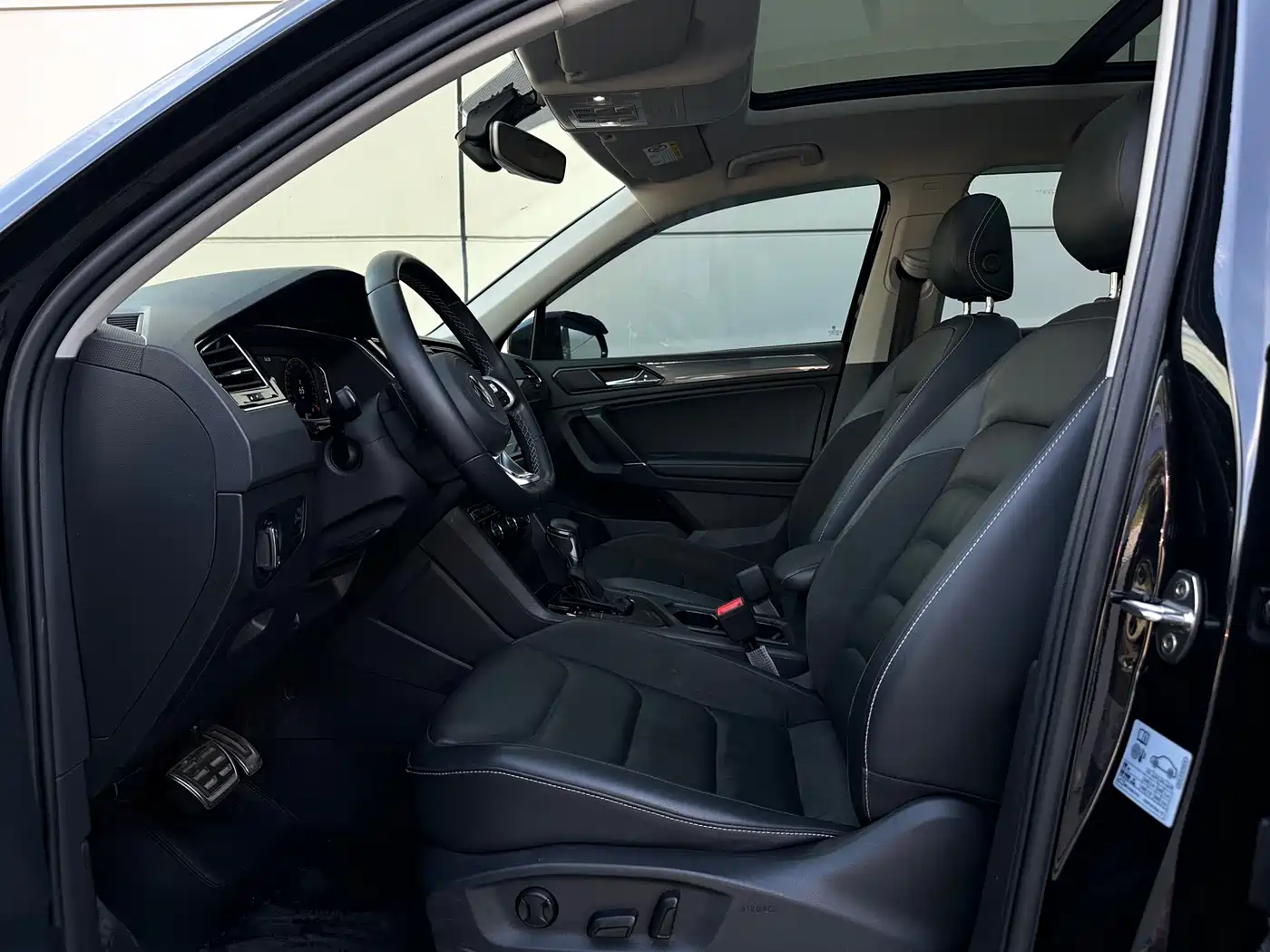 Volkswagen Tiguan L 2021 330TSI Automatic 2WD R-Line Premium фото 13