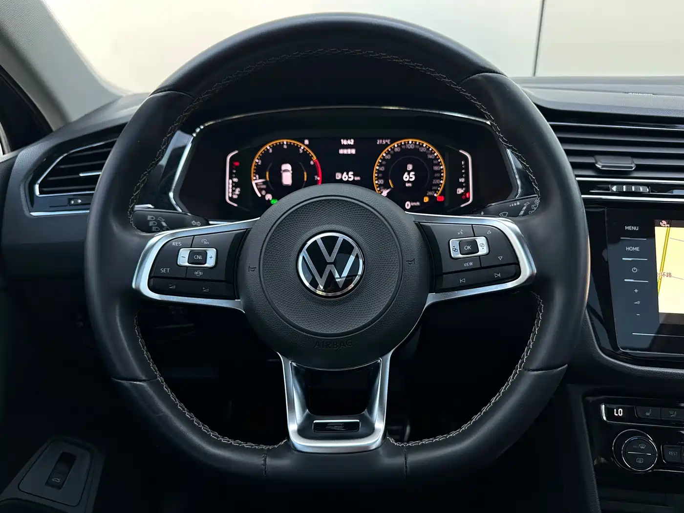 Volkswagen Tiguan L 2021 330TSI Automatic 2WD R-Line Premium фото 9