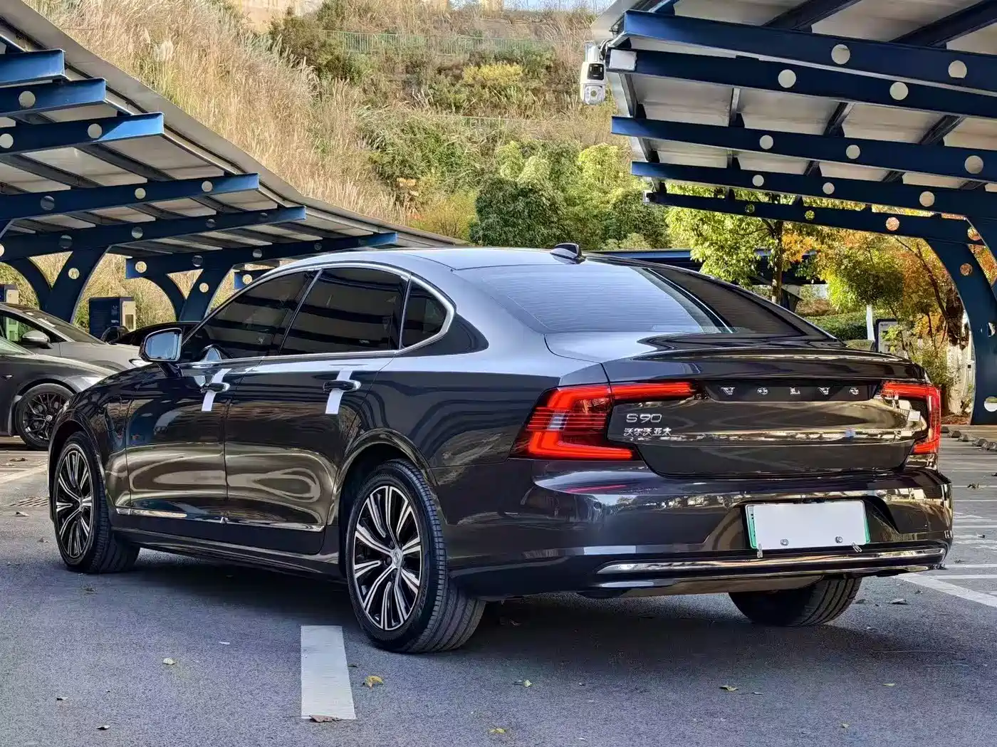 VOLVO S90 PLUG-IN HYBRID