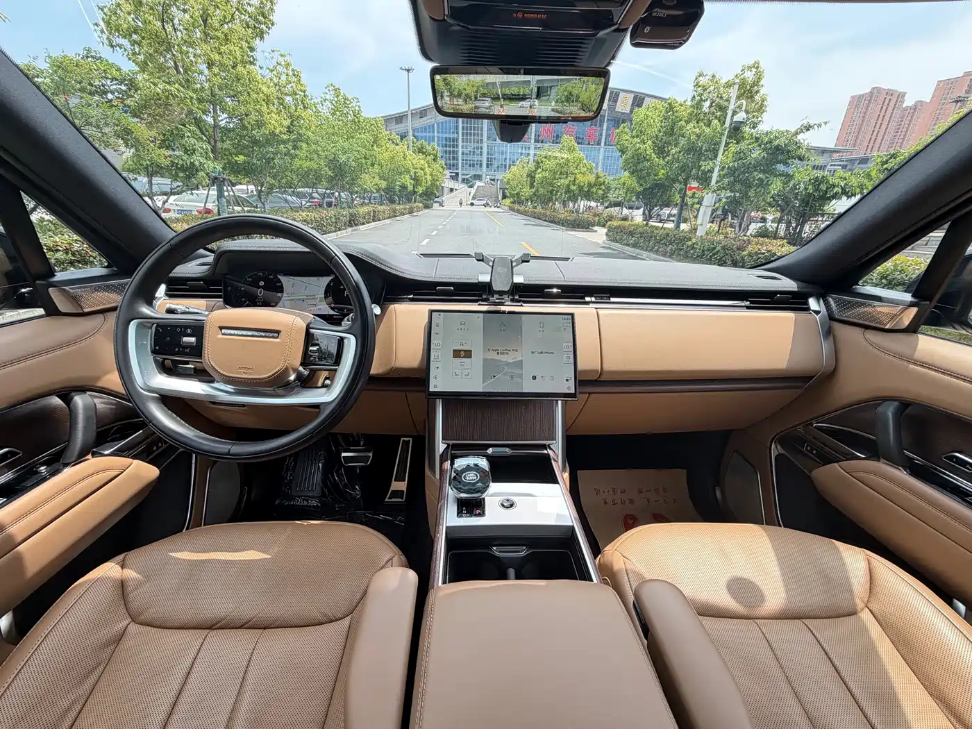 Land Rover Range Rover 2024 3.0 L6 400PS Golden Age Extended 7-Seater фото 11