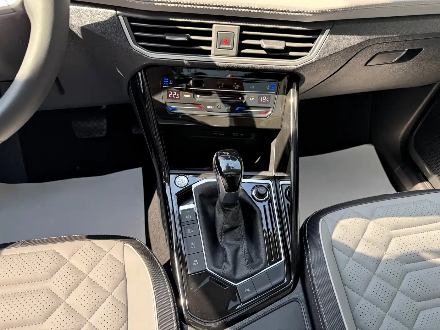 Volkswagen Tayron 2023 280TSI 2WD Luxury Plus Advanced Edition фото 22