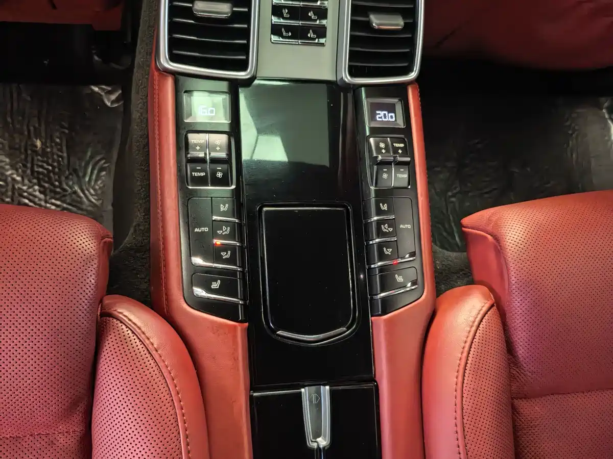Porsche Panamera 2016 Panamera 4 Edition 3.0T фото 11