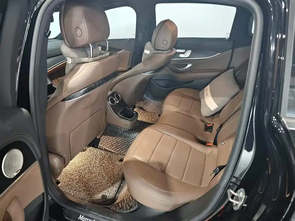 Mercedes-Benz E-Class 2023 E 300 L Sport Luxury фото 8