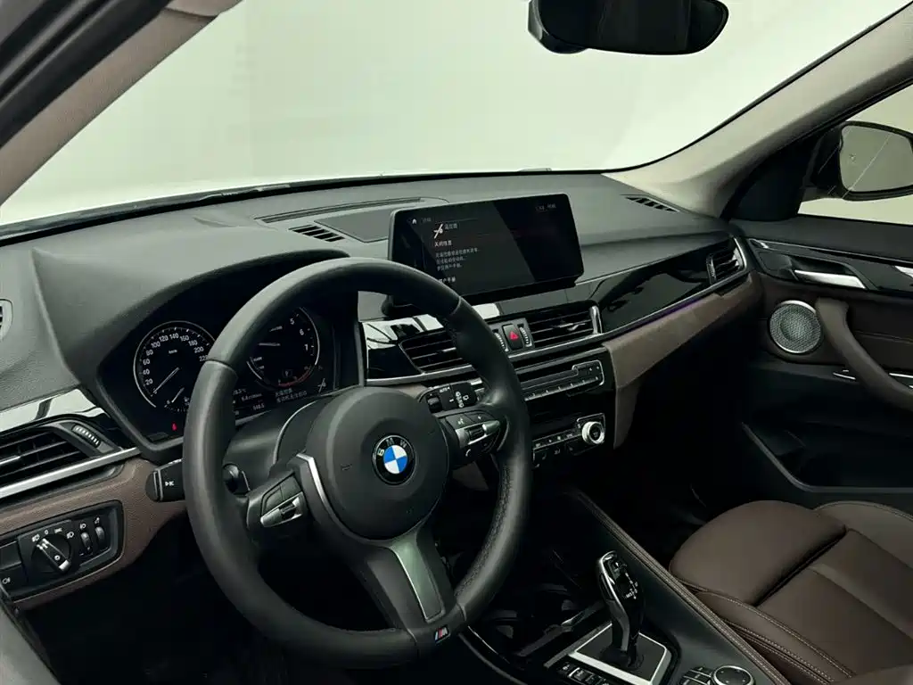 BMW X1 2022 sDrive20Li Premium фото 17