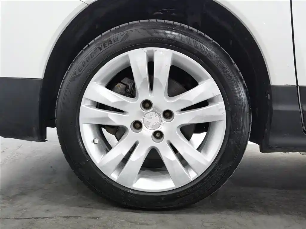 Peugeot 3008 2015 2.0L Automatic Classic Edition фото 17