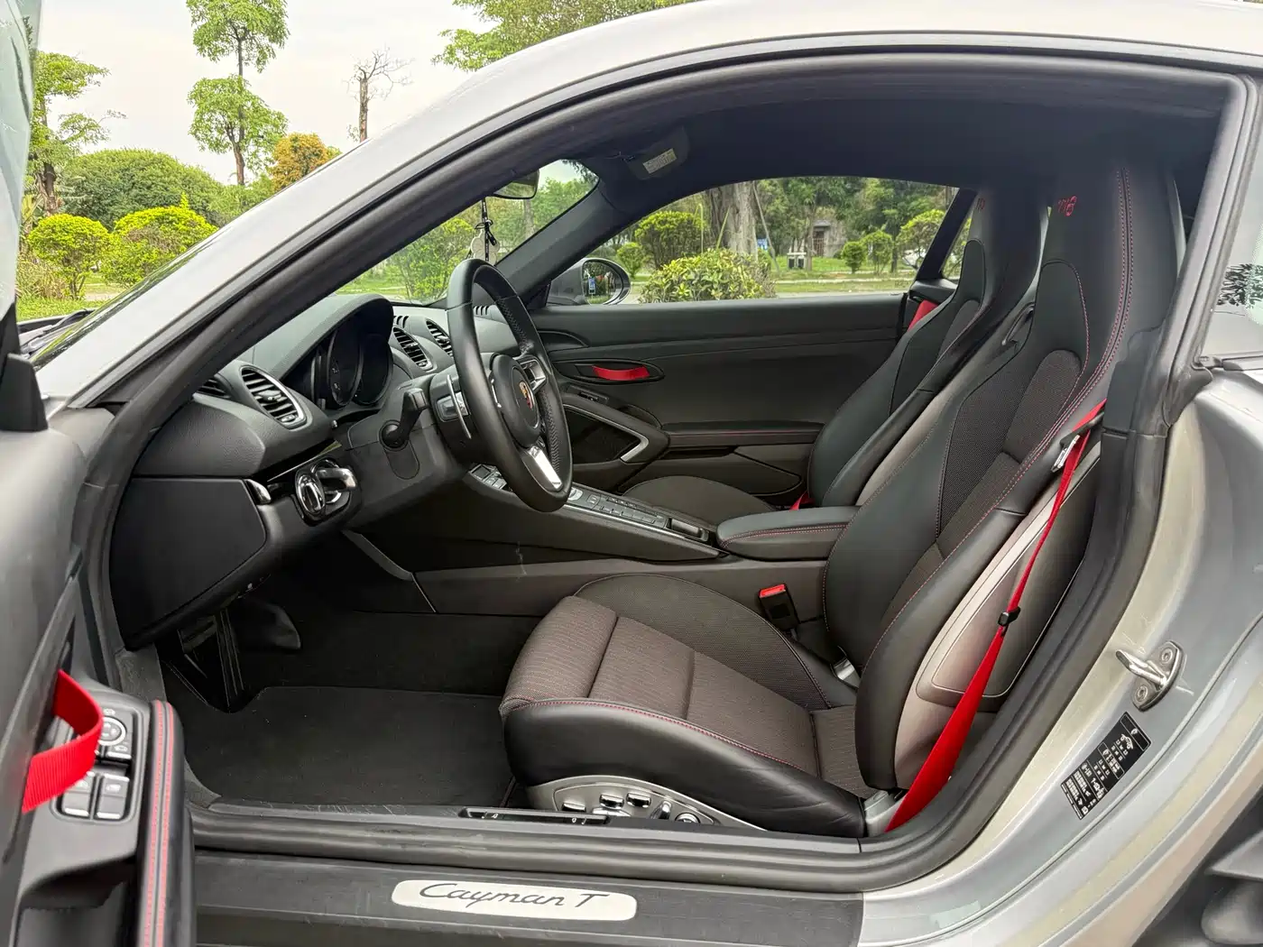 Porsche 718 2019 Cayman T 2.0T фото 5