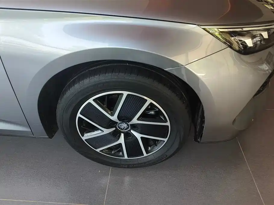 BYD Qin L 2024 DM-i 120KM Leading фото 6