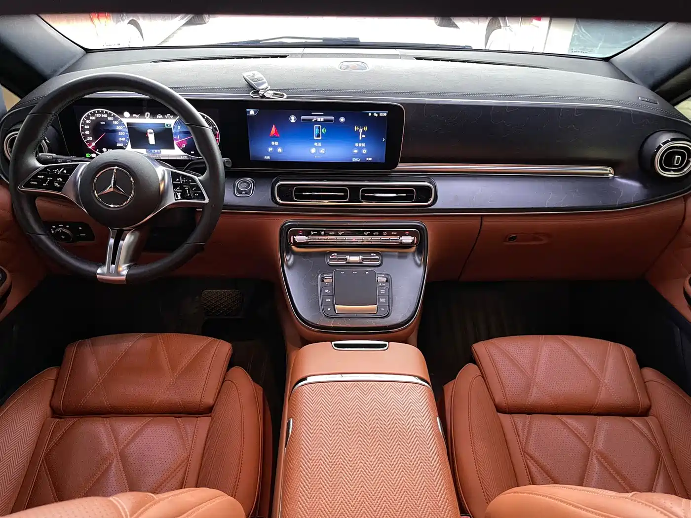 Mercedes-Benz V-Class 2024 V 300 L Long Wheelbase Luxury Edition фото 7