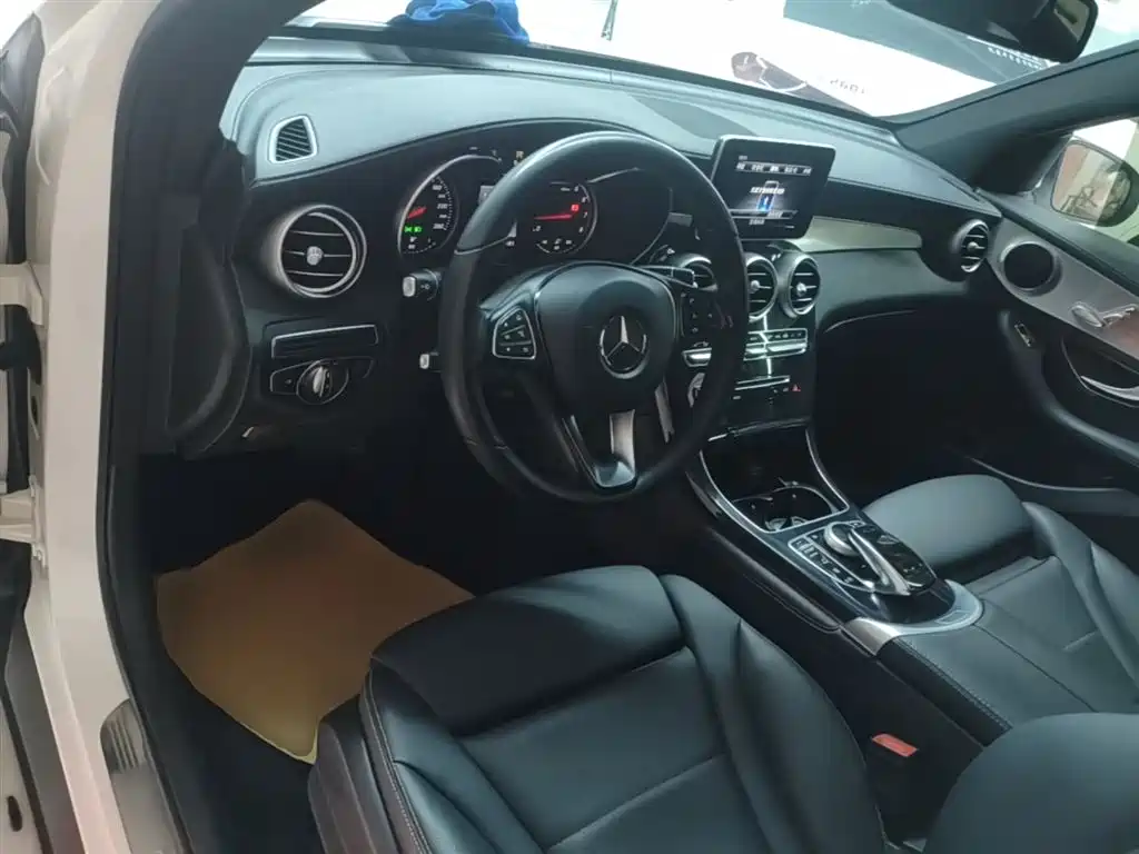 Mercedes-Benz GLC 2019 Model GLC 200 L 4MATIC фото 10