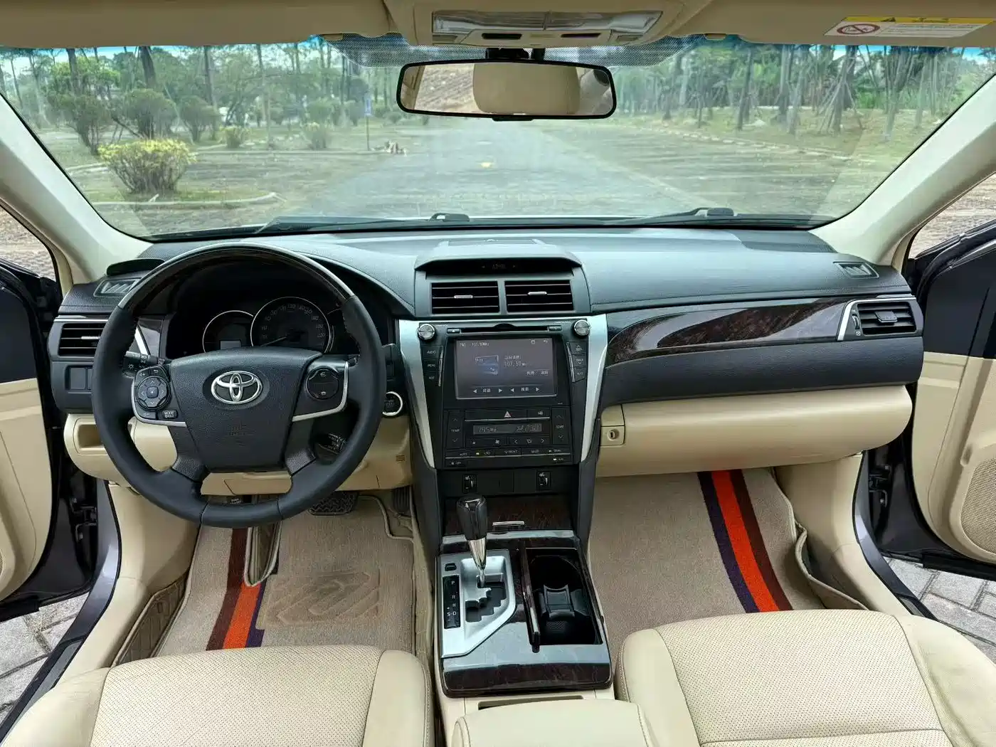 Toyota Camry 2015 2.5G Luxury Navigation Edition фото 7