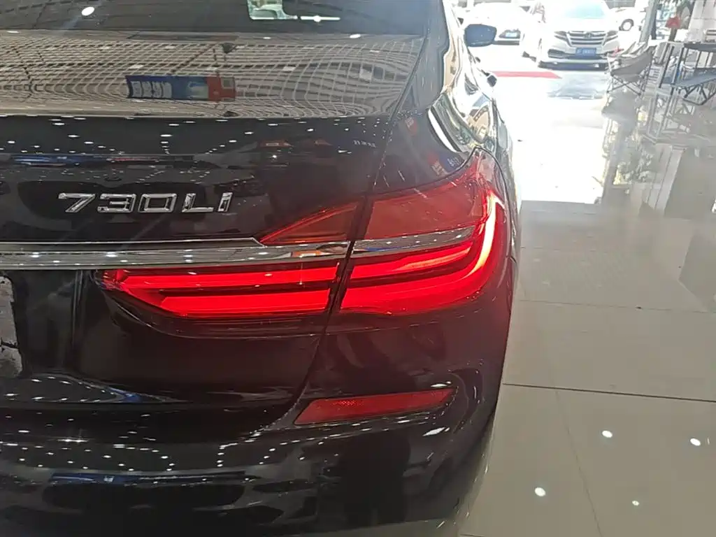 BMW 7 Series 2018 730Li Leading Type M Sport Package фото 8