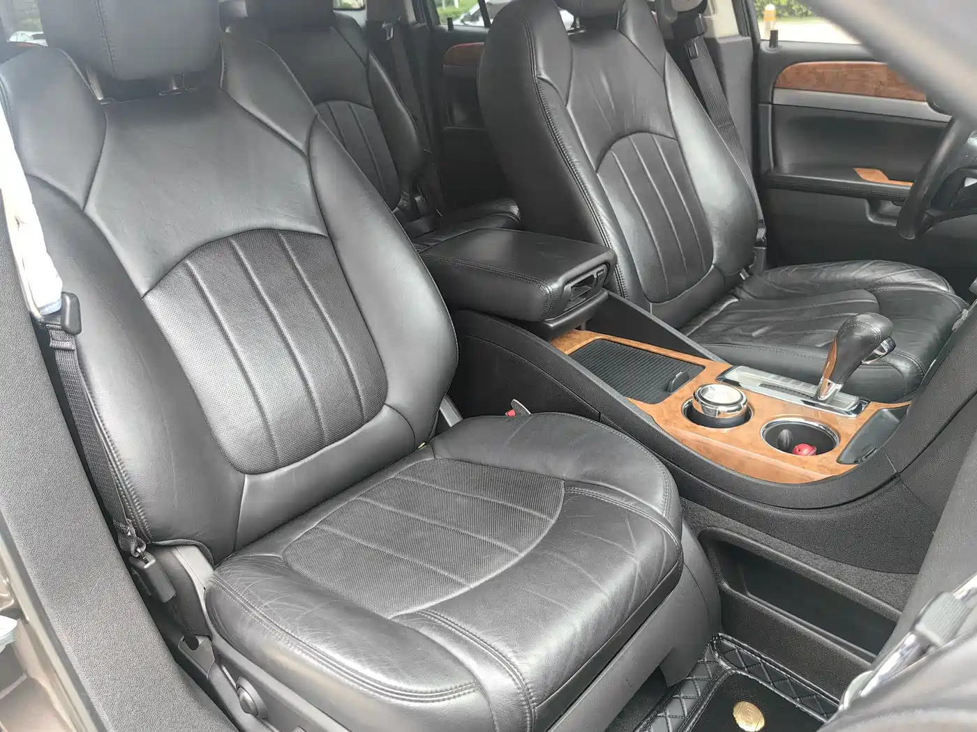 Buick Enclave 2010 3.6L Flagship Edition фото 11