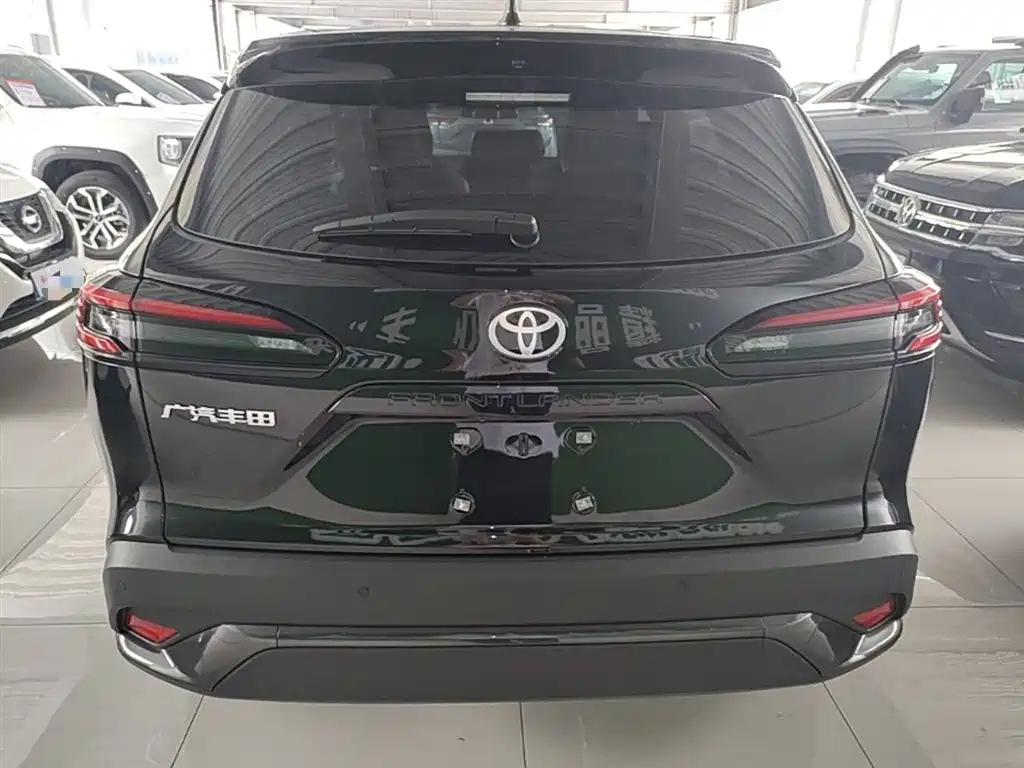 Toyota Frontlander 2025 2.0L CVT Mid Version фото 6