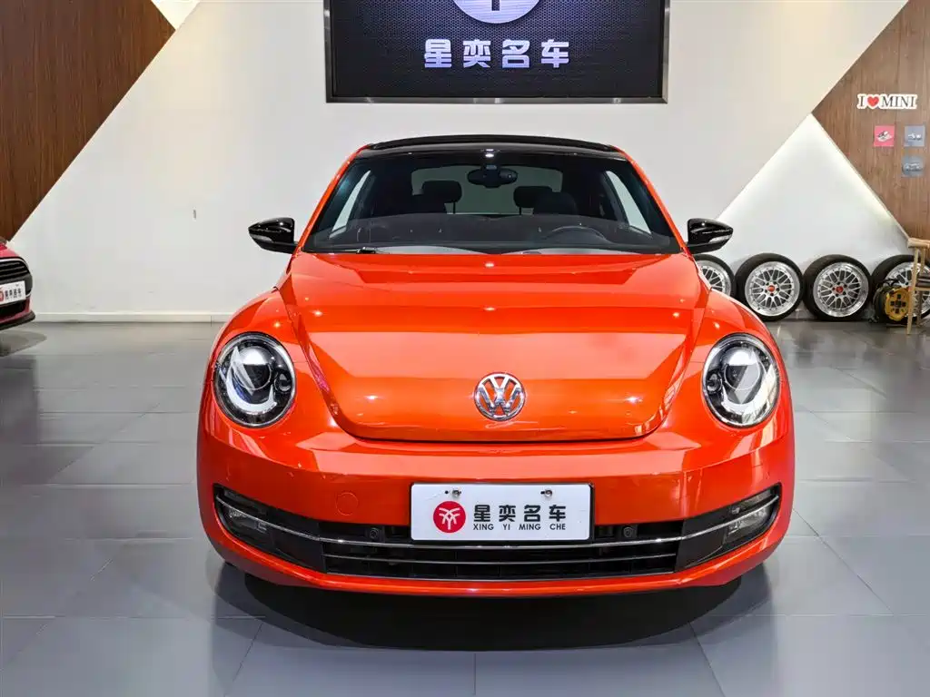 Volkswagen Beetle 2016 Model 180TSI Club Edition фото 2