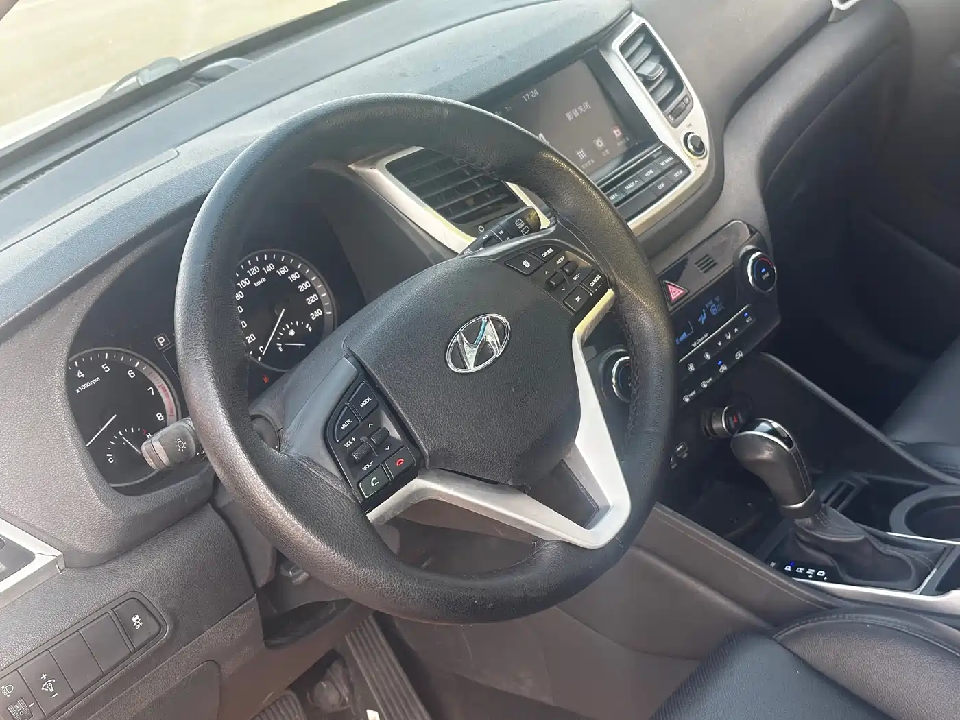 Hyundai Tucson 2015 1.6T Dual Clutch 2WD Smart фото 5