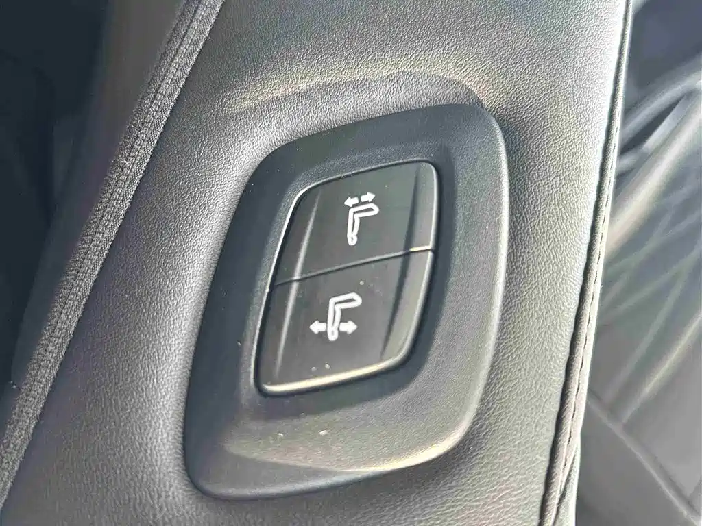 Toyota Avalon 2019 Hybrid 2.5L XLE Premium Edition China VI фото 18