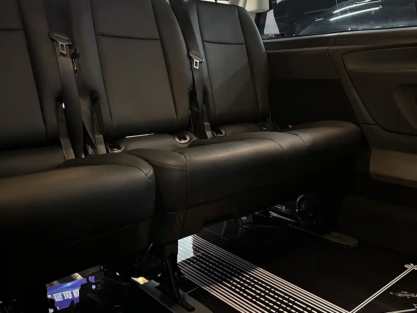 Mercedes-Benz Vito 2023 2.0T Elite 7-Seater фото 13