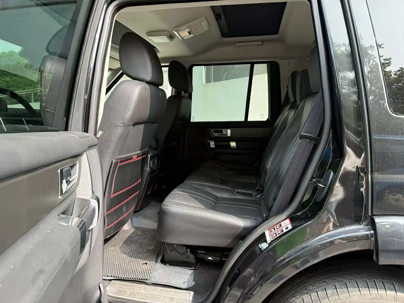 Land Rover Discovery 2016 3.0 SC Black Edition SE фото 4