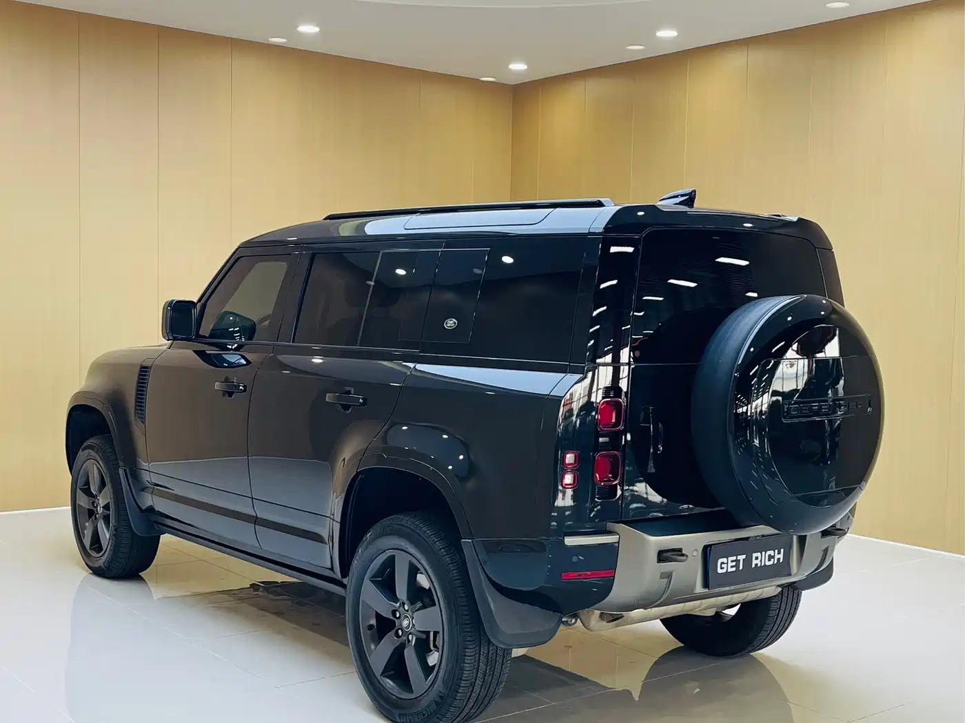 Land Rover Defender 2023 Model 110 3.0T P400 X-DYNAMIC HSE фото 7