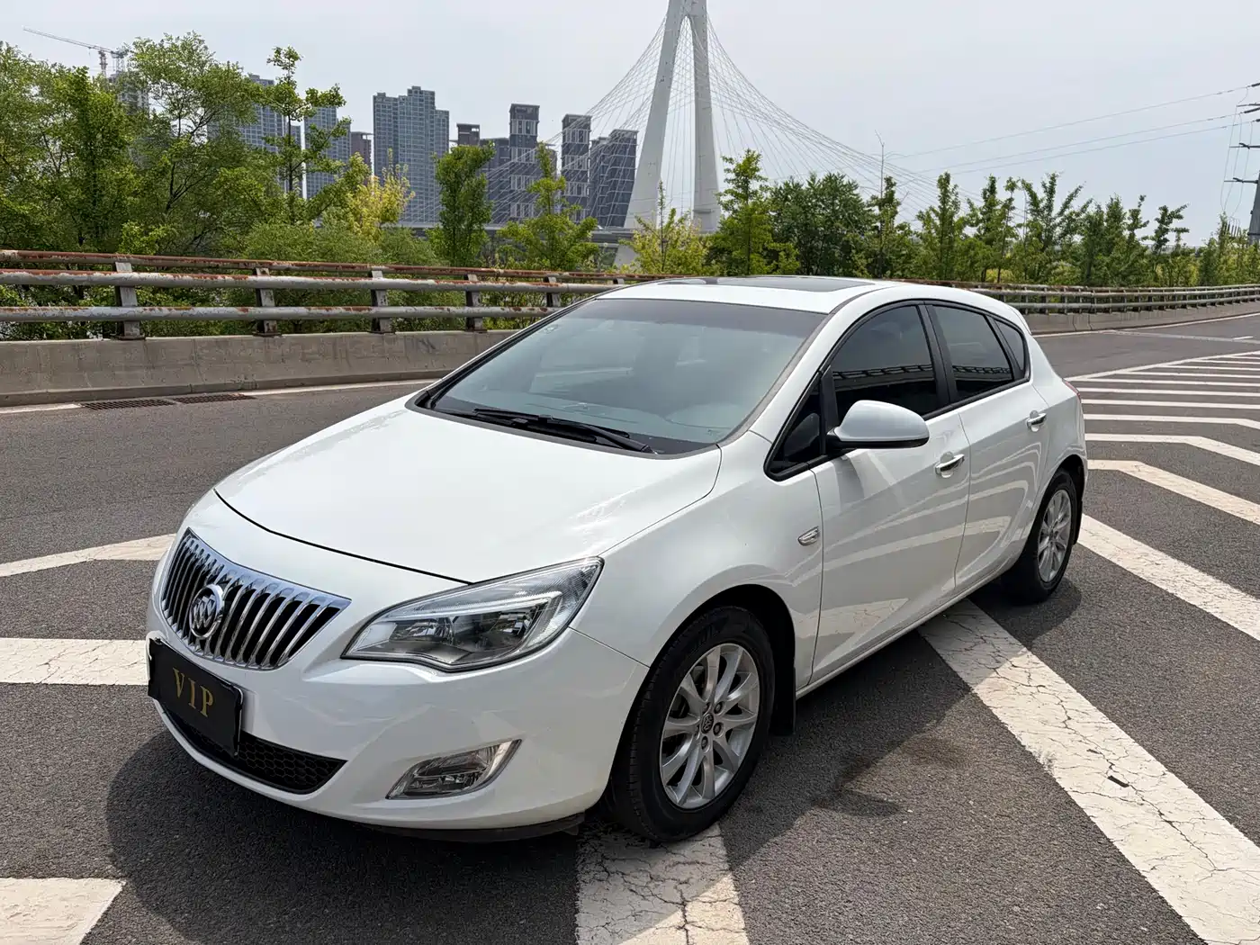 Buick Excelle 2014 XT 1.6L Automatic Fashion