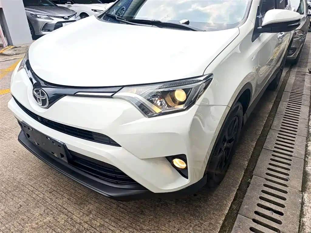 Toyota RAV4 Rongfang 2016 2.0L CVT 2WD Trend (China V) фото 24