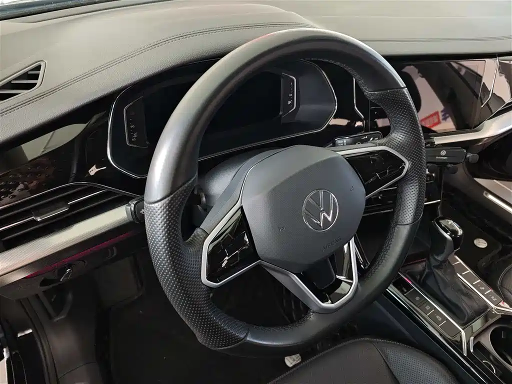 Volkswagen Passat 2023 Facelift 330TSI Luxury Edition фото 15