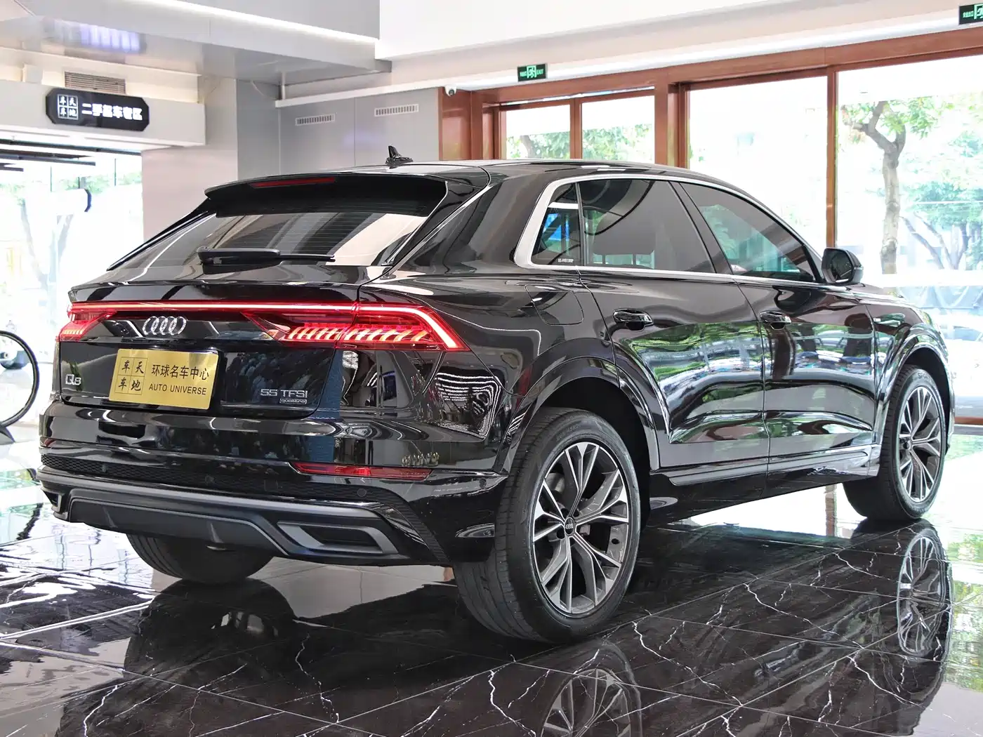 Audi Q8 2022 55 TFSI Luxury Dynamic фото 4