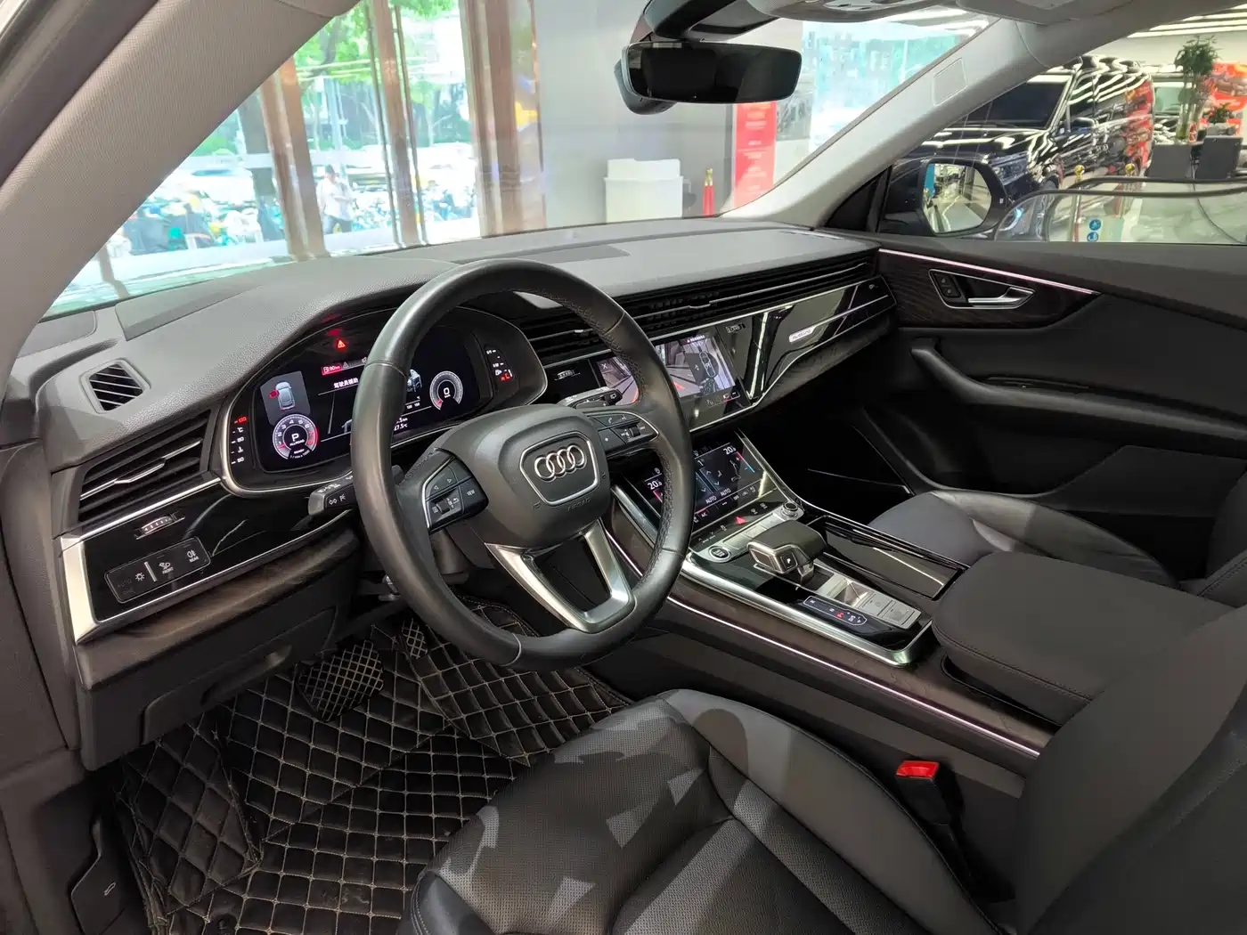 Audi Q8 2022 55 TFSI Luxury Dynamic фото 15