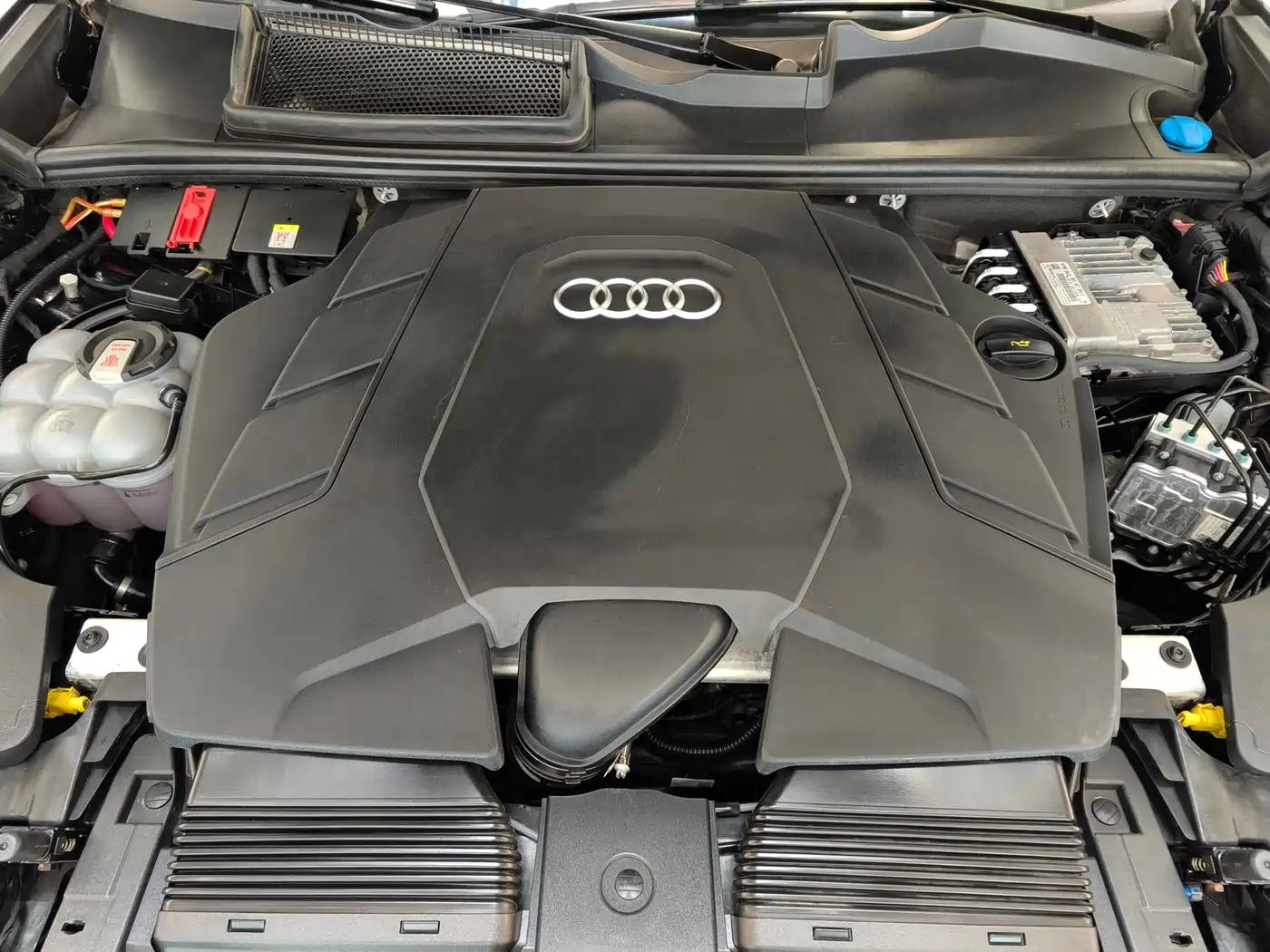 Audi Q8 2022 55 TFSI Luxury Dynamic фото 36