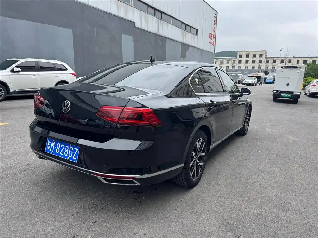 Volkswagen Magotan 2020 280TSI DSG Leading фото 9