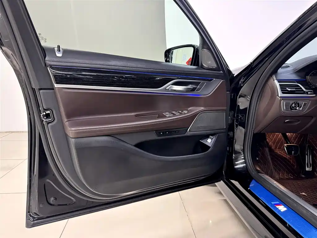 BMW 7 Series 2019 Facelift 730Li M Sport Package фото 8