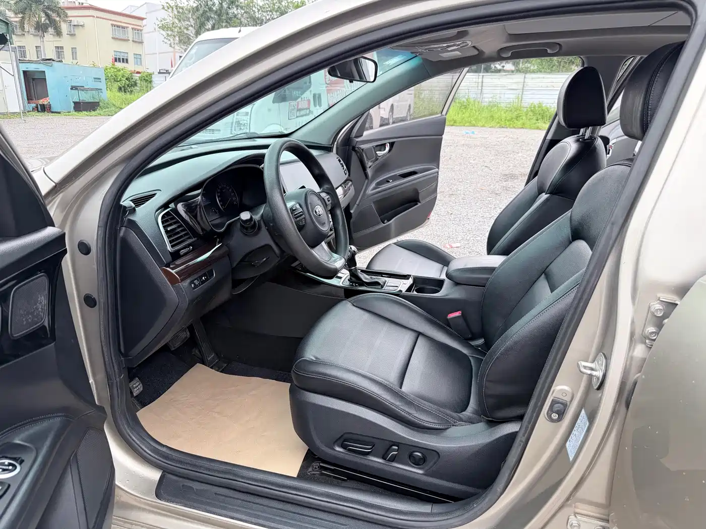 KIA K4