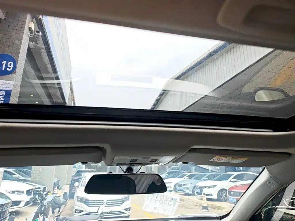 Toyota RAV4 Rongfang 2016 2.0L CVT 2WD Trend (China V) фото 18