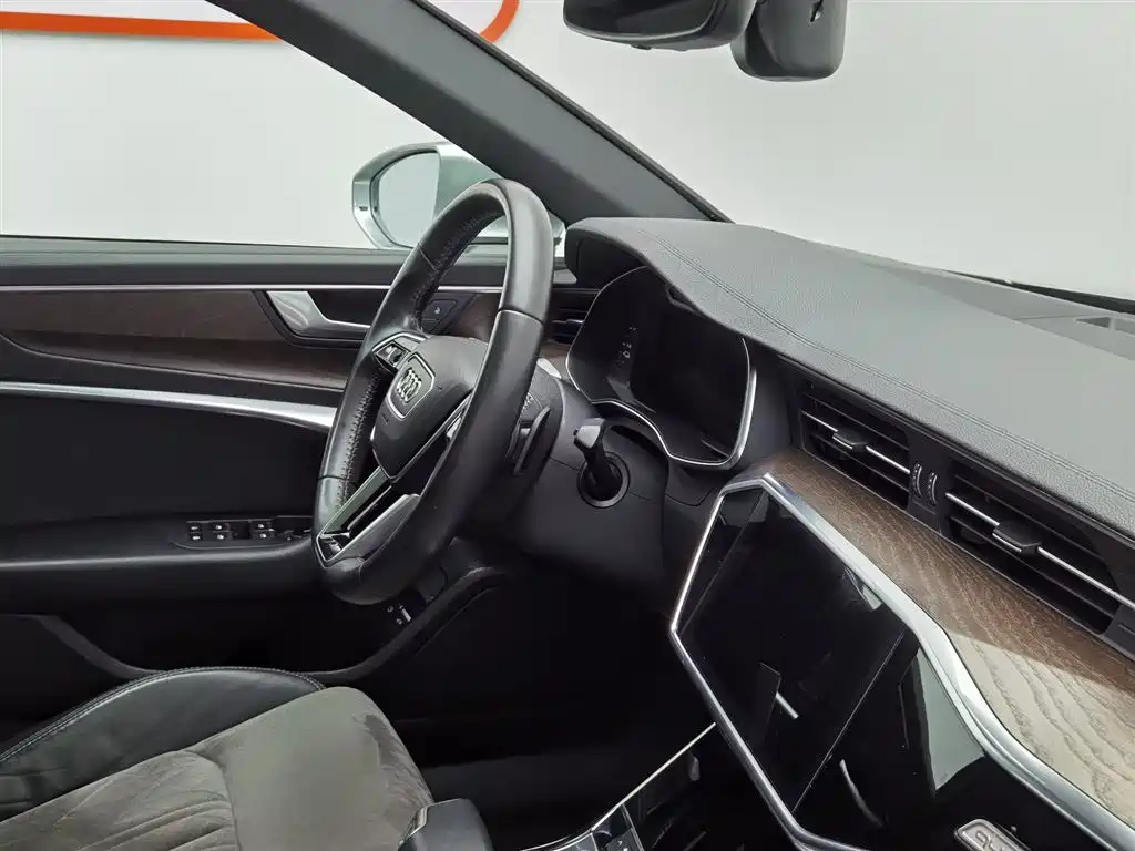 Audi A6L New Energy 2020 55 TFSI e quattro фото 22