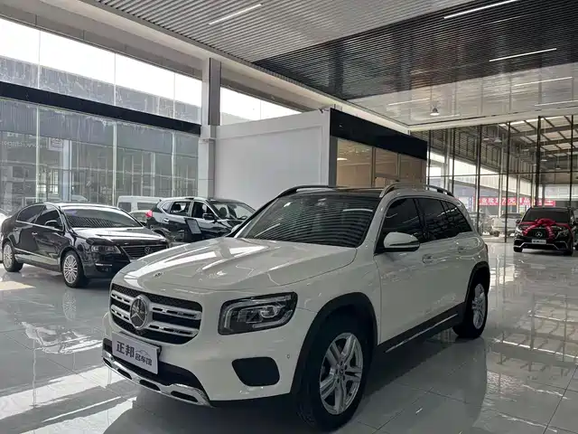 MERCEDES-BENZ GLB