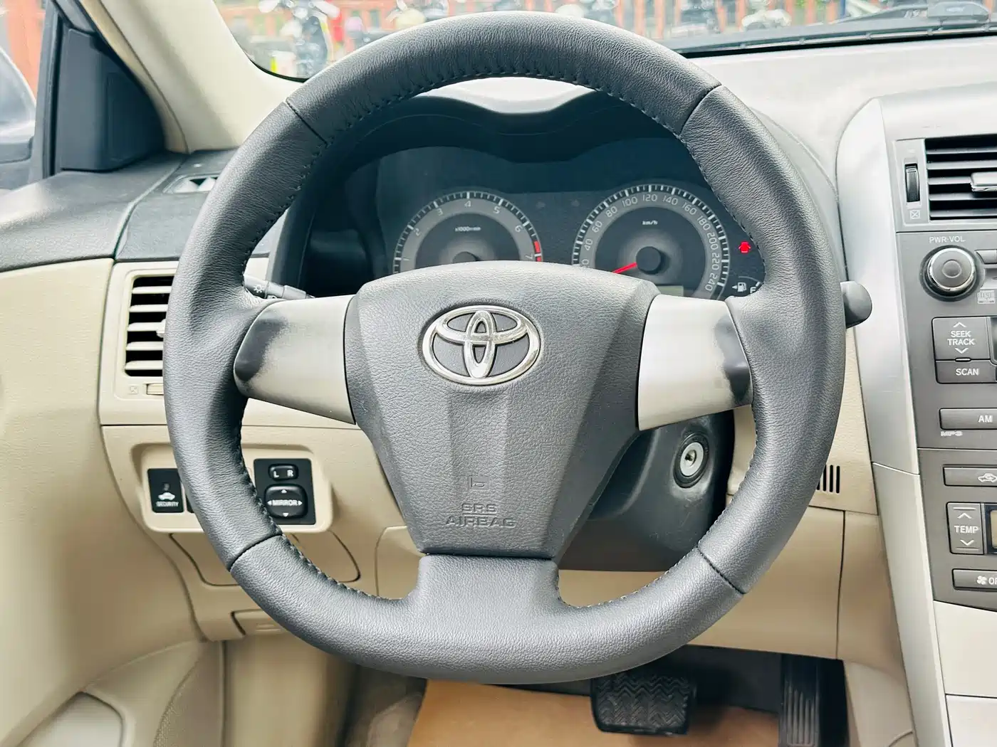 Toyota Corolla 2011 1.8L CVT GL-i Commemorative Edition фото 24