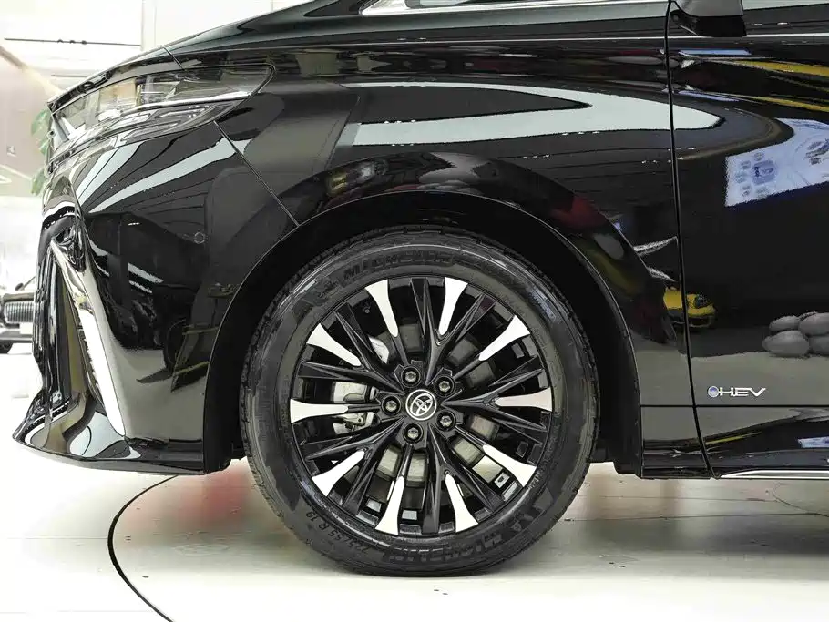 Toyota Alphard 2024 Hybrid 2.5L Ultimate Enjoyment Edition фото 31