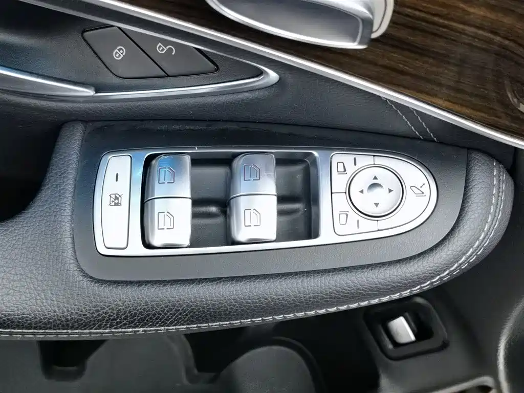 Mercedes-Benz GLC 2017 GLC 260 4MATIC Dynamic фото 9
