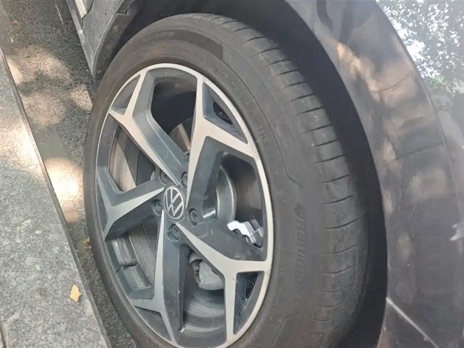 Volkswagen Passat 2025 Outstanding 330TSI Starlight Elite Edition фото 6