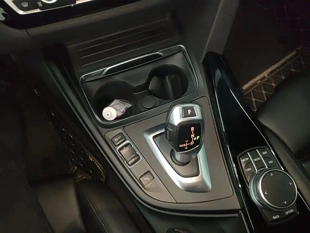 BMW 3 Series GT 2020 320i M Sport Package фото 14