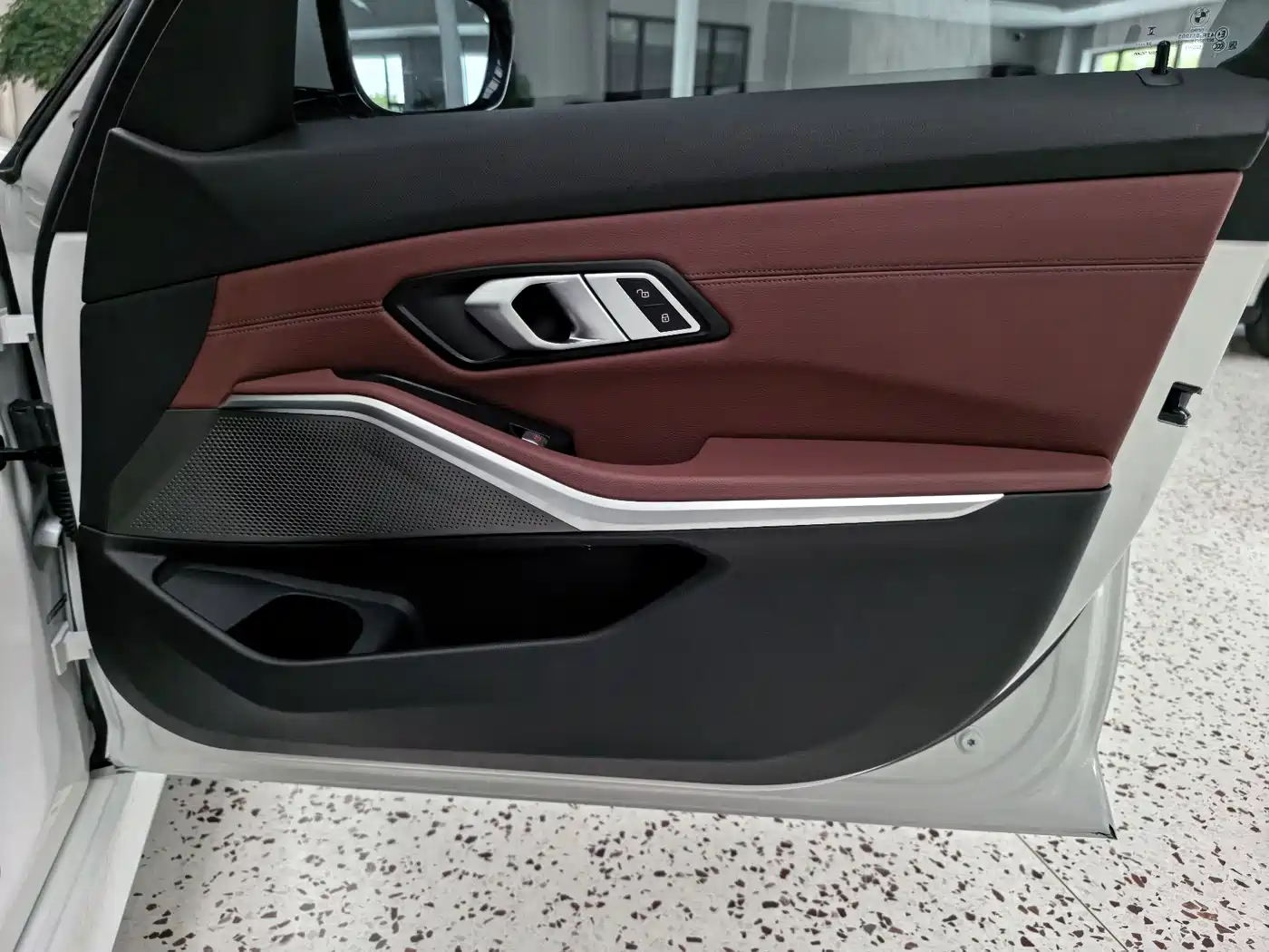 BMW 3 Series 2023 320Li M Sport Package фото 13