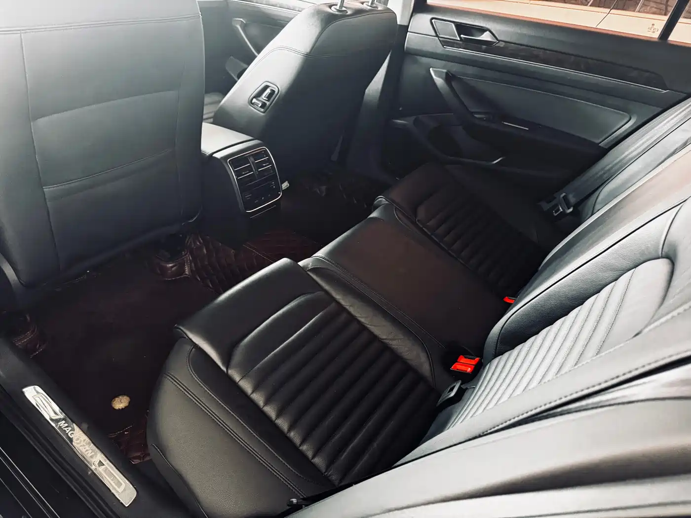 Volkswagen Magotan 2018 Facelift 330TSI DSG Luxury фото 5