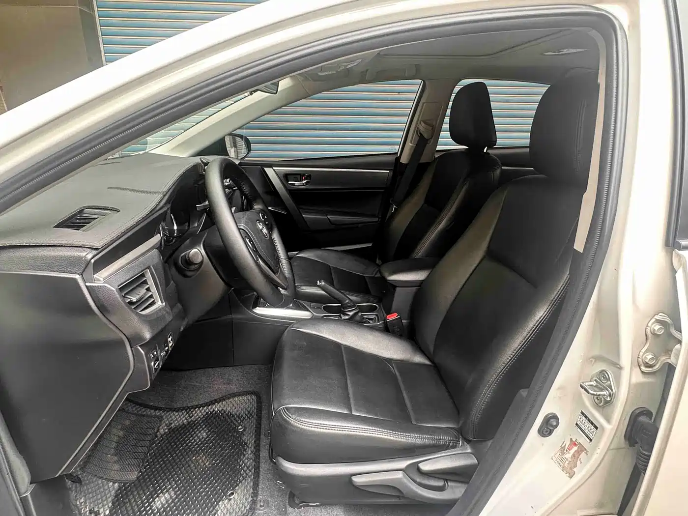 Toyota Levin 2014 1.6G CVT Elite Edition фото 4